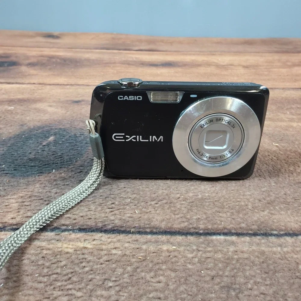 Casio Exilim EX-S5 Digital Camera Black Good 12.1MP 3x Zoom Bundle with Box